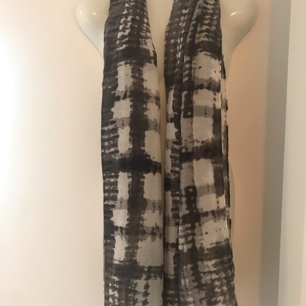 Jessica Simpson Scarf